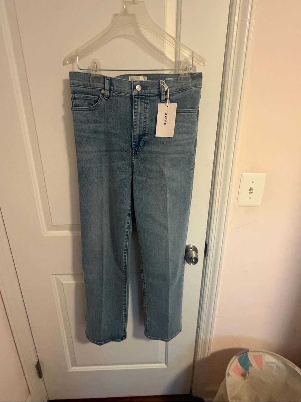 Frame Denim Le Sleek Straight Jeans in Ripple